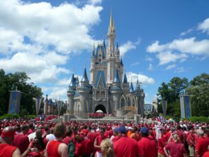 Cinderella_Castle_at_Magic_Kingdom_-_Gay_Day_-_2007